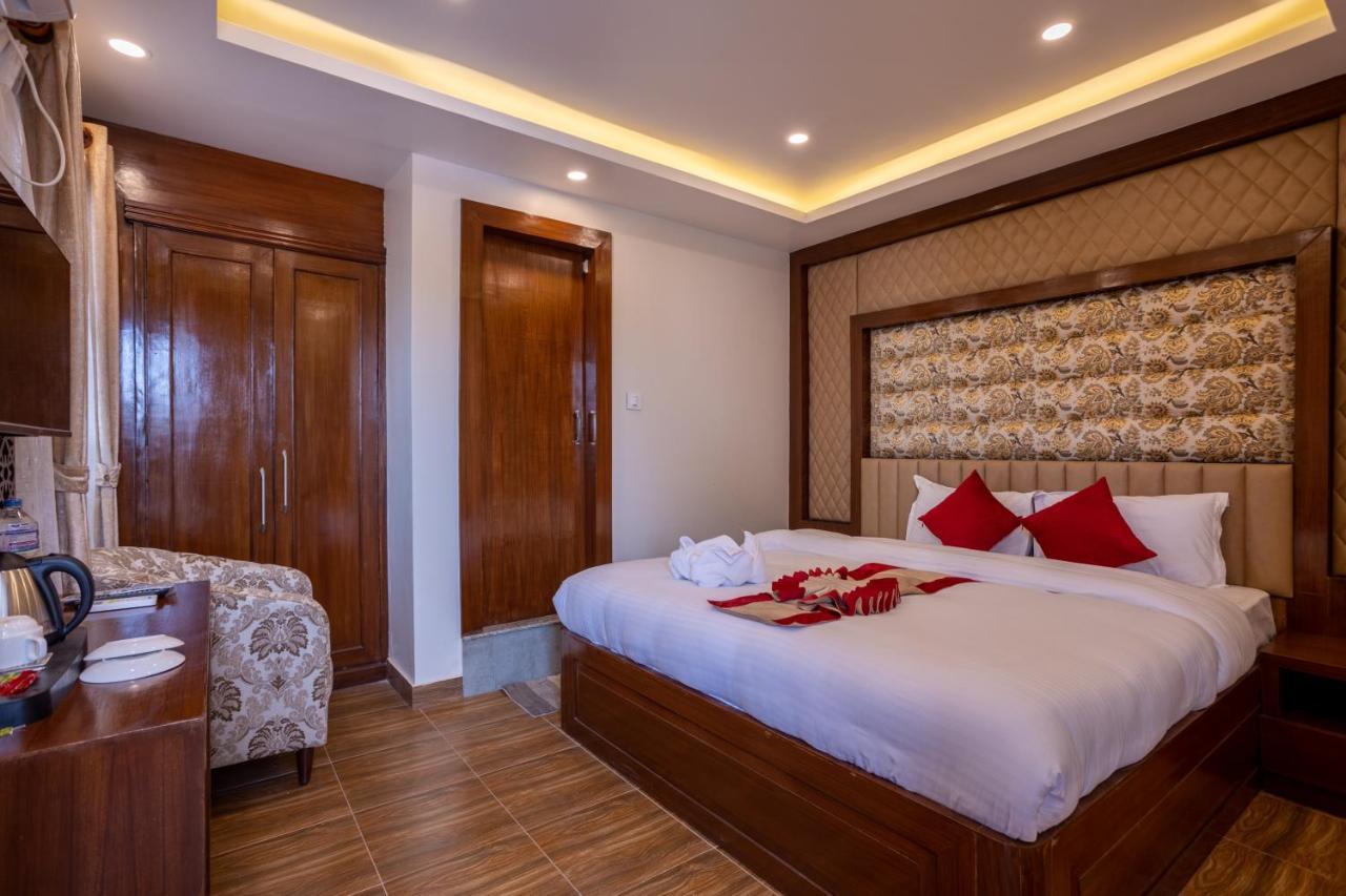 Airport Himalaya Boutique Hotel Катманду Екстериор снимка