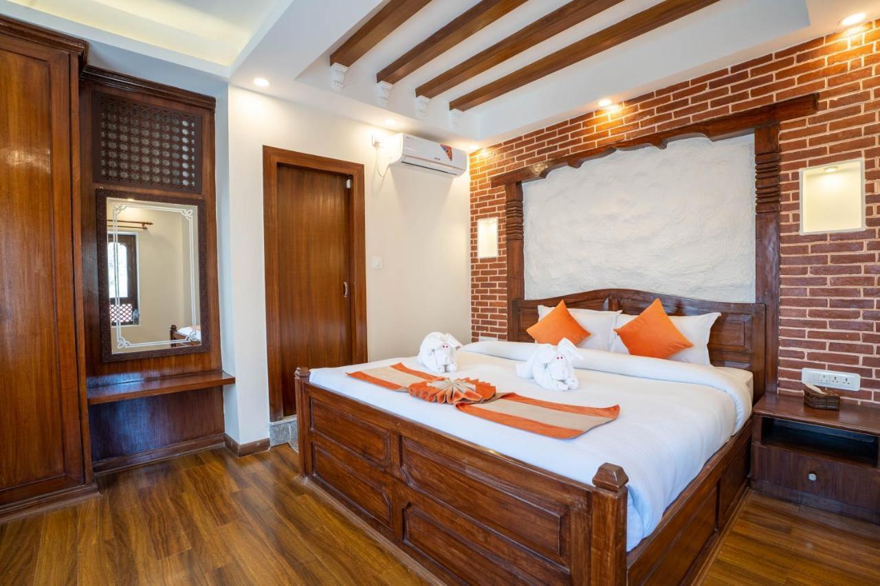Airport Himalaya Boutique Hotel Катманду Екстериор снимка