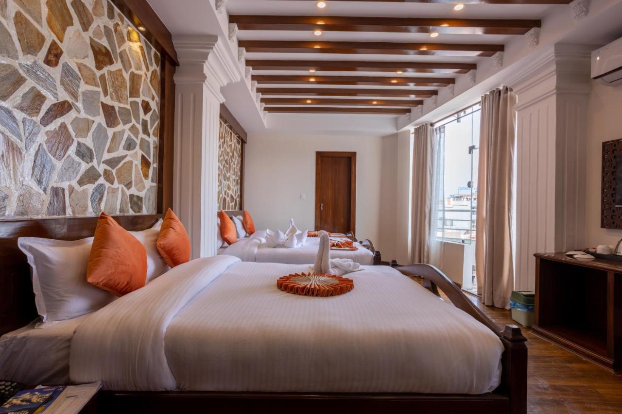 Airport Himalaya Boutique Hotel Катманду Екстериор снимка
