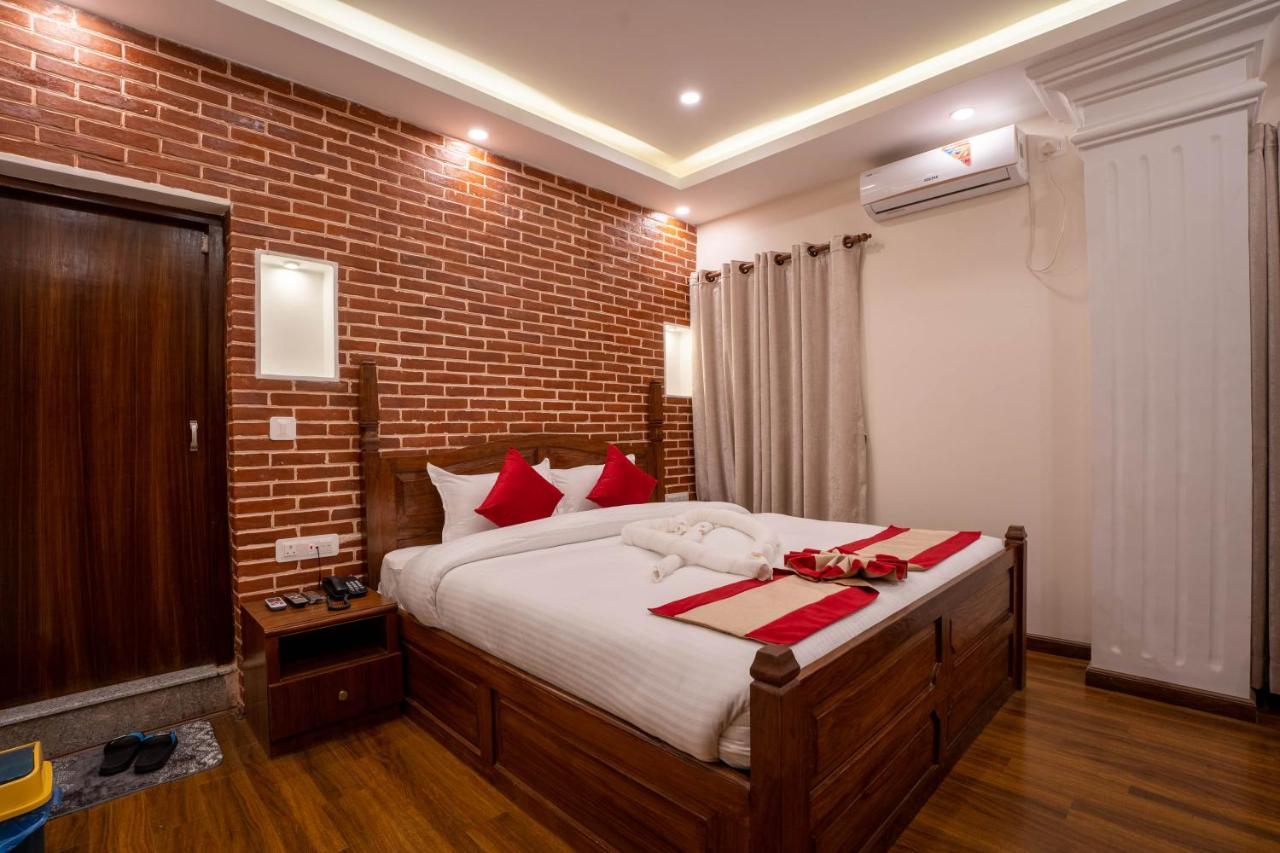Airport Himalaya Boutique Hotel Катманду Екстериор снимка