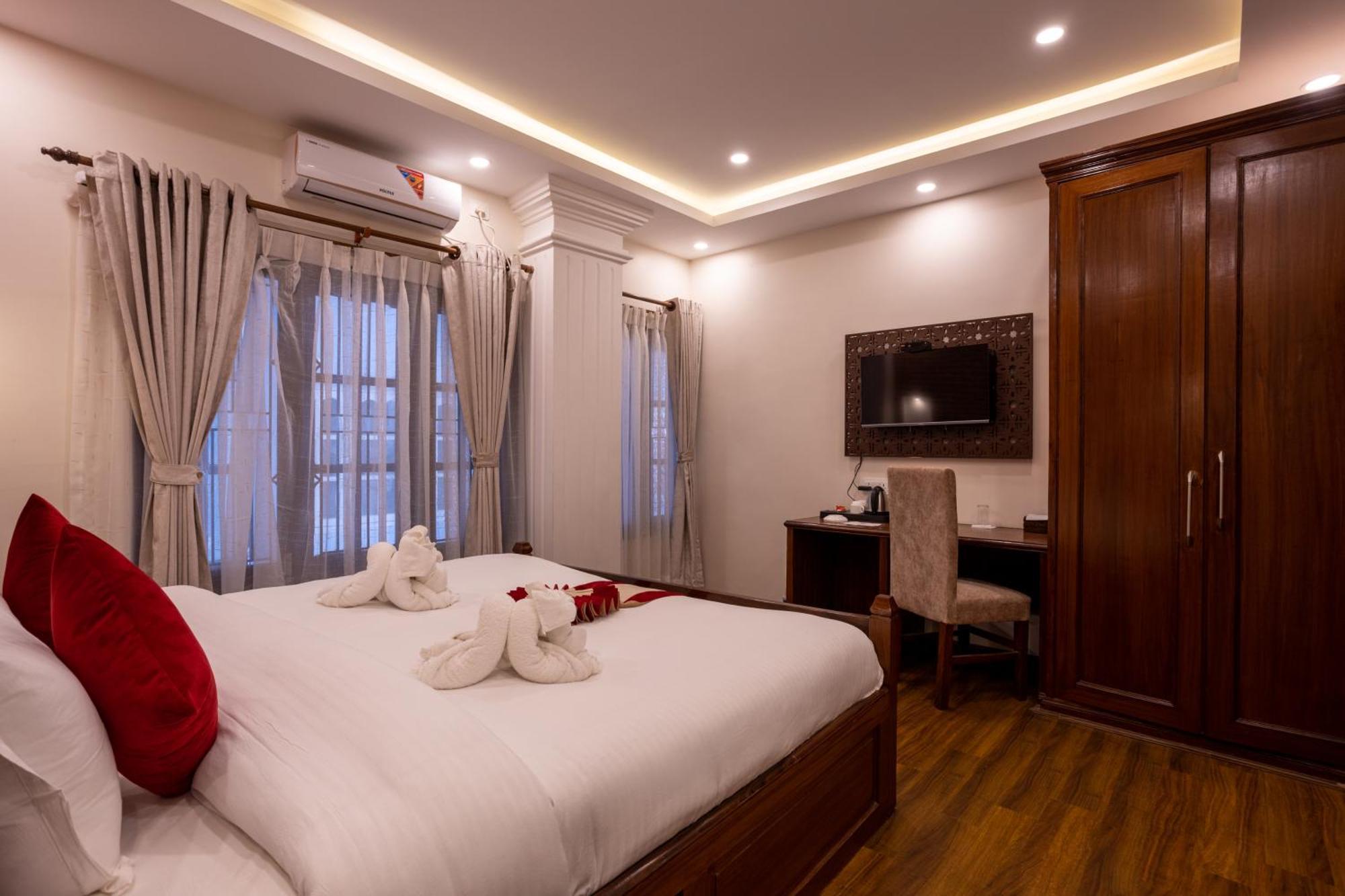 Airport Himalaya Boutique Hotel Катманду Екстериор снимка