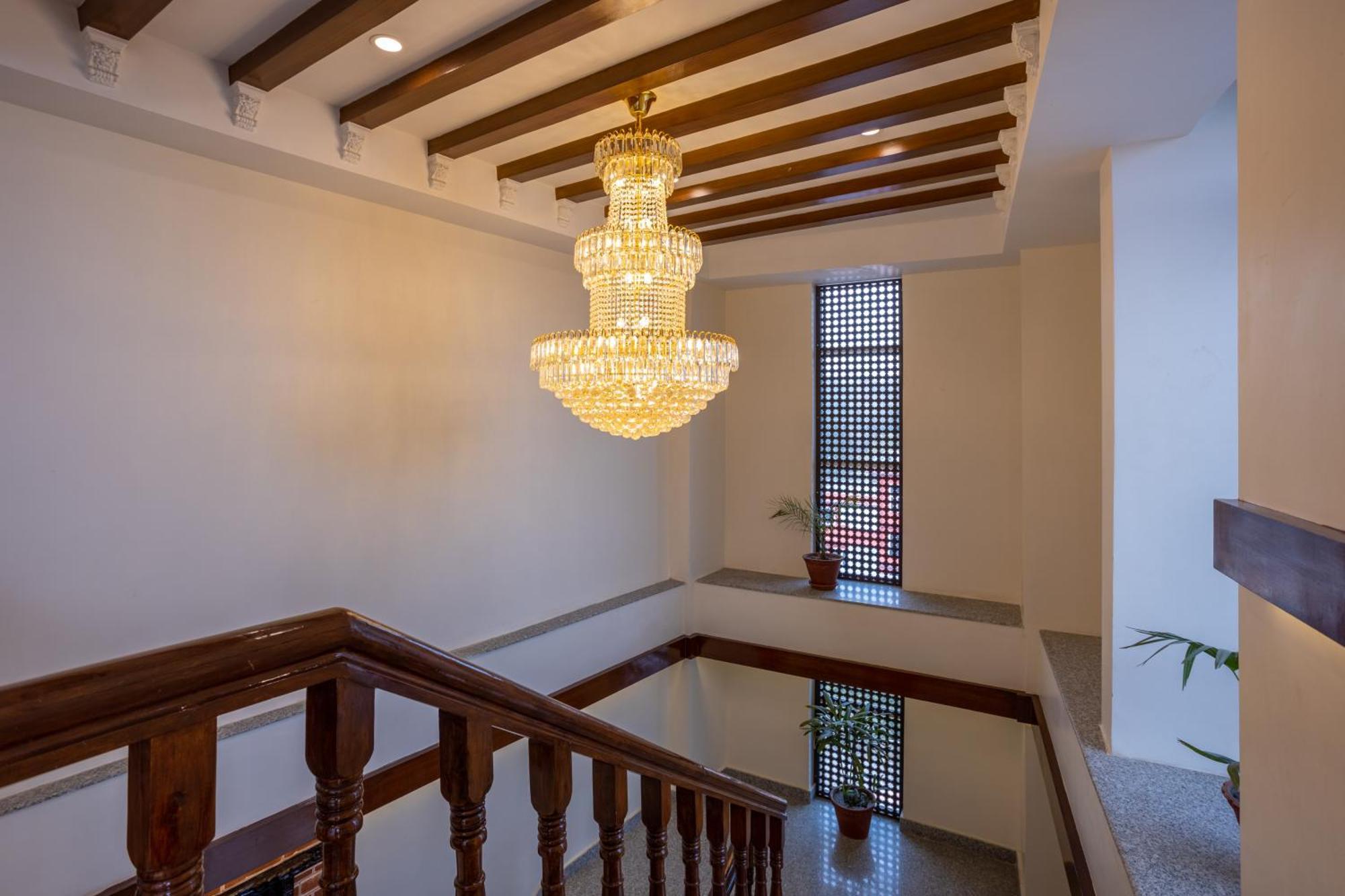 Airport Himalaya Boutique Hotel Катманду Екстериор снимка