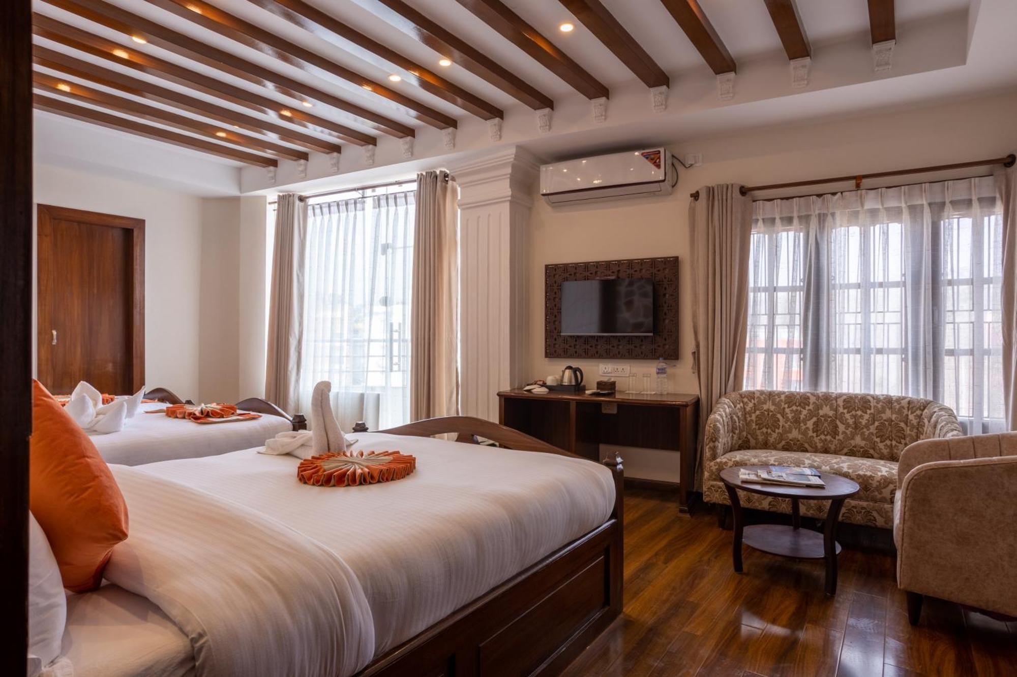 Airport Himalaya Boutique Hotel Катманду Екстериор снимка