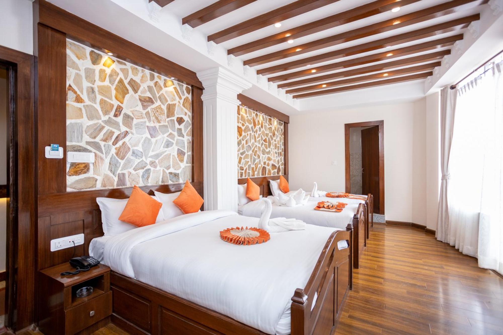 Airport Himalaya Boutique Hotel Катманду Екстериор снимка