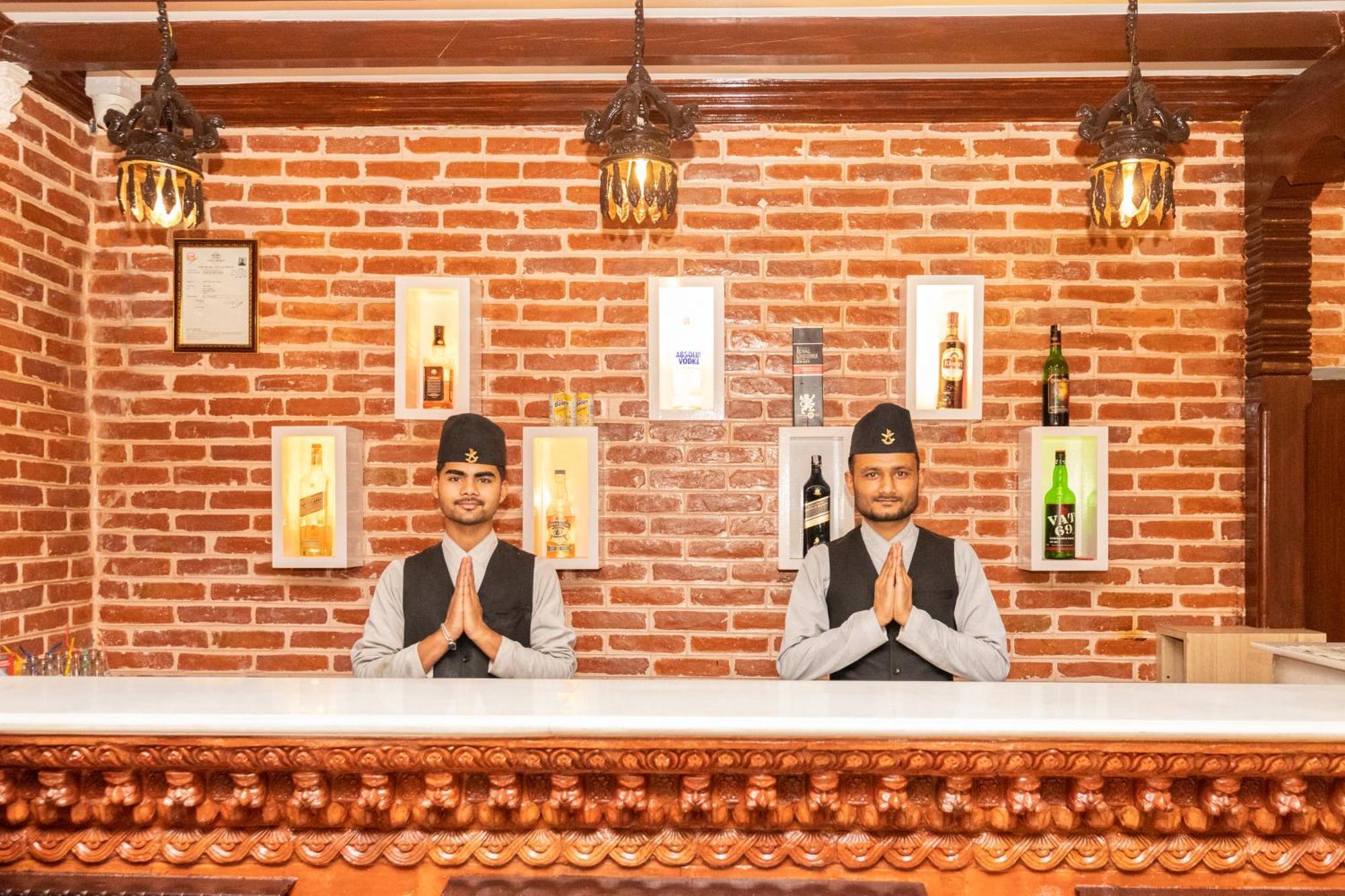 Airport Himalaya Boutique Hotel Катманду Екстериор снимка