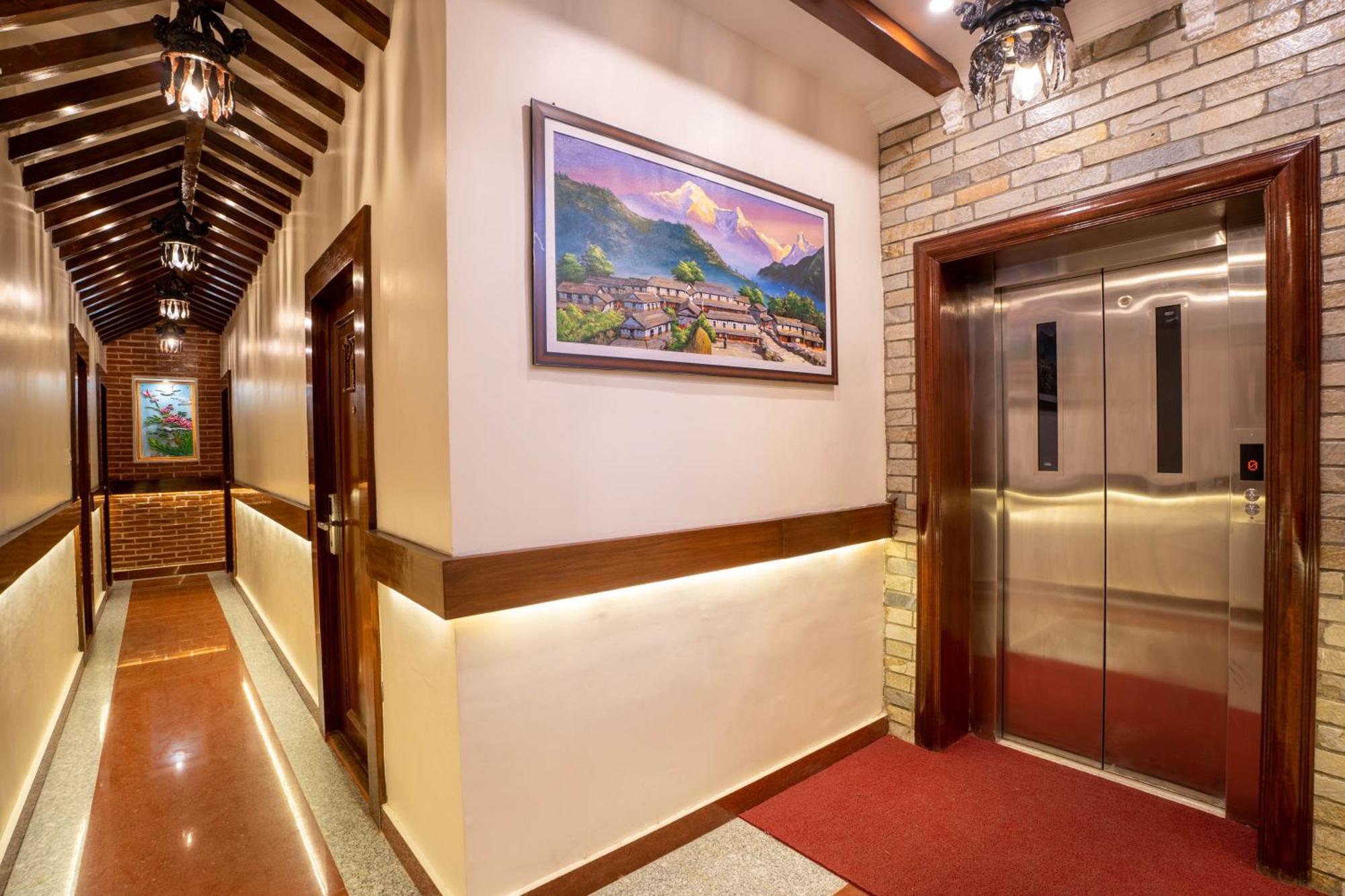 Airport Himalaya Boutique Hotel Катманду Екстериор снимка