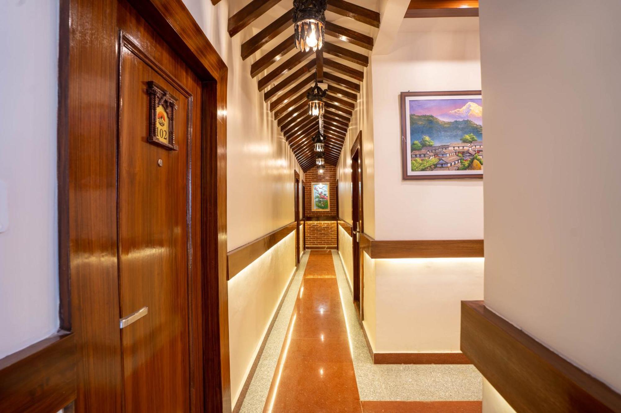 Airport Himalaya Boutique Hotel Катманду Екстериор снимка