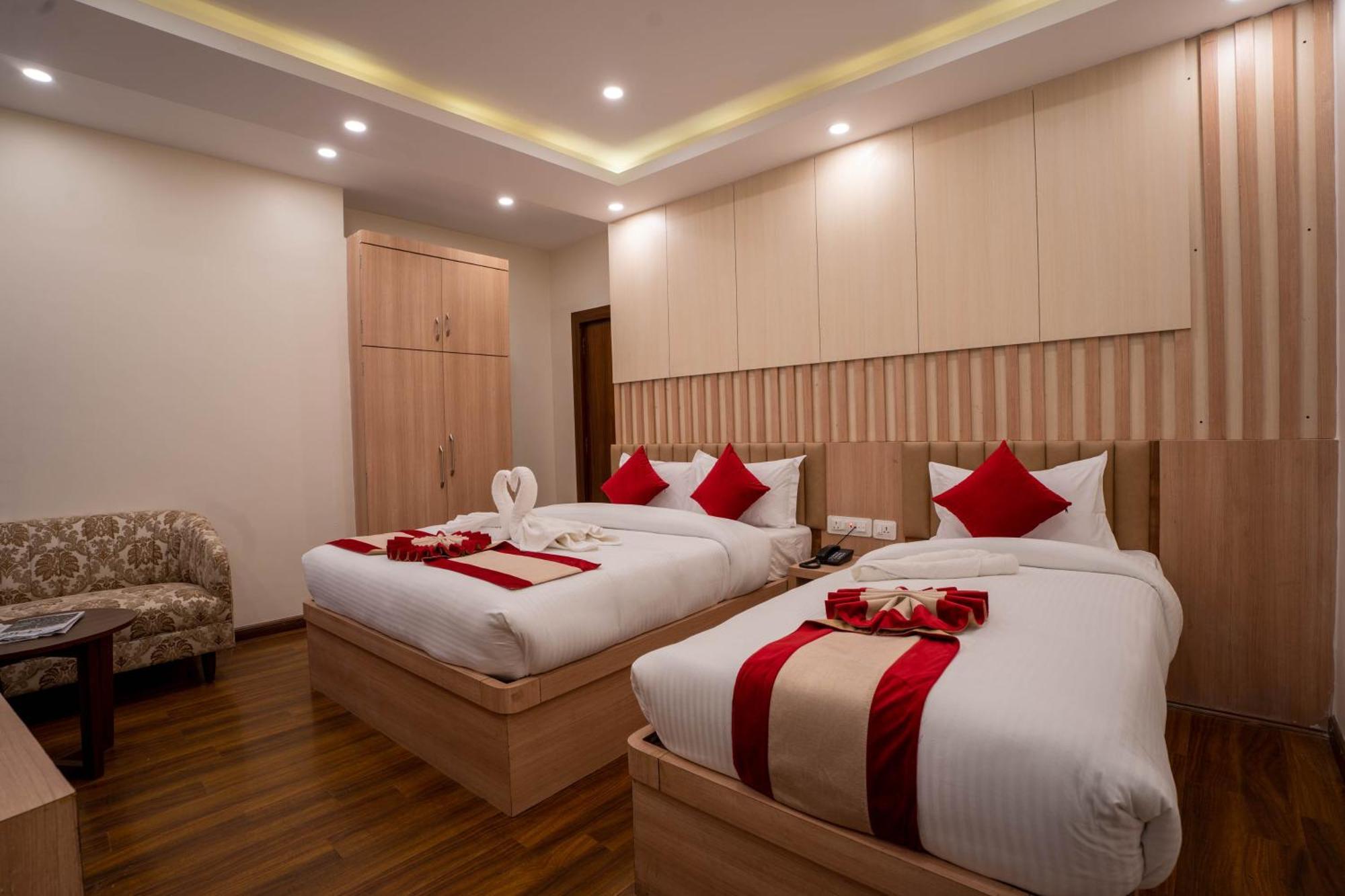 Airport Himalaya Boutique Hotel Катманду Екстериор снимка