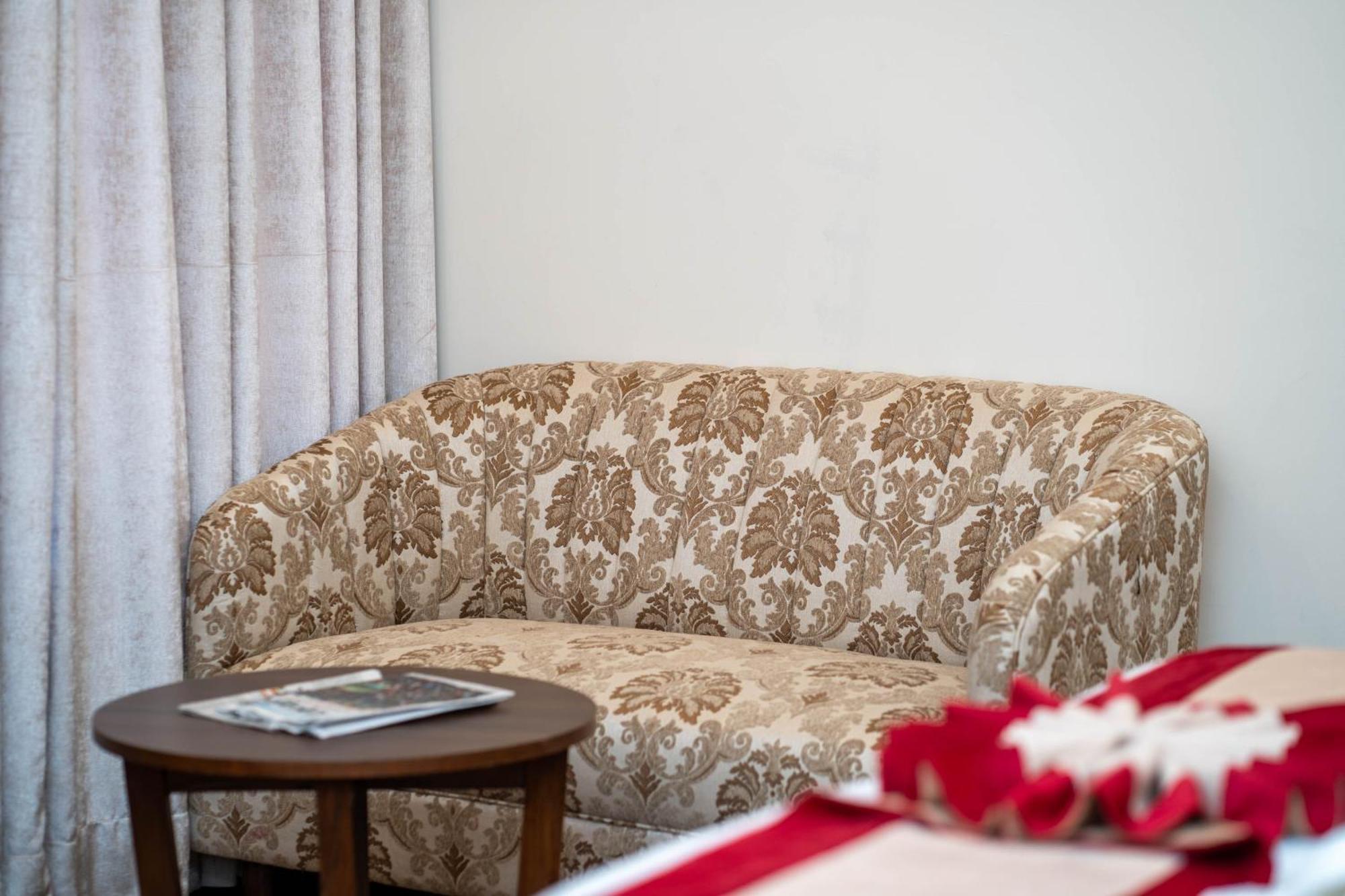 Airport Himalaya Boutique Hotel Катманду Екстериор снимка